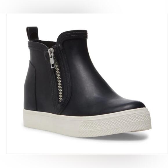 Steve Madden Wedgie Black Ankle Rain Boots with White Sole. Size 9M - Picture 7 of 8